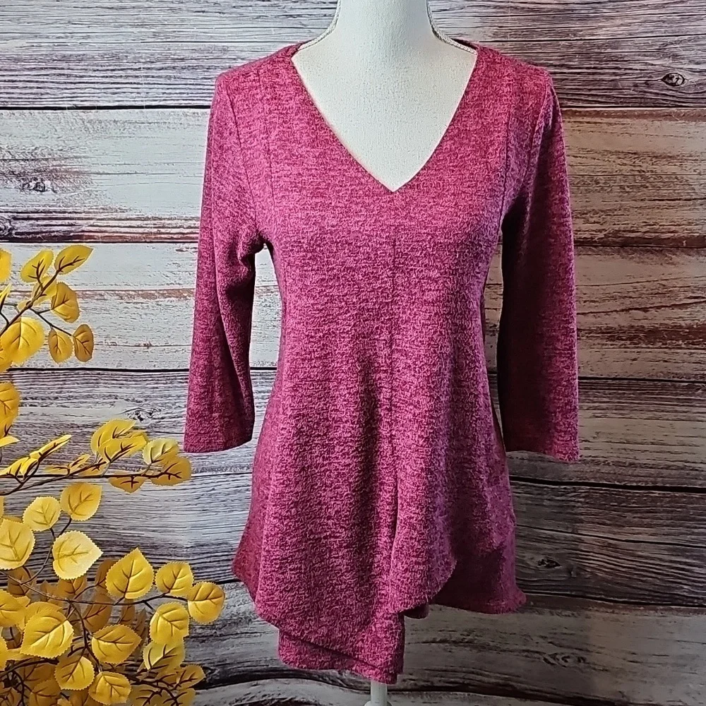 COCO BIANCO BURGUNDY MARBLED 3/4 SLEEVE ASYMMETRICAL PULLOVER V NECK SWEATER